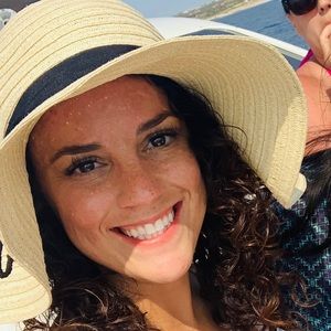 Meet your Posher, Antoinette